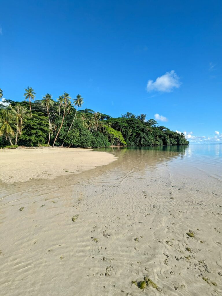 plage hanaiti huahine