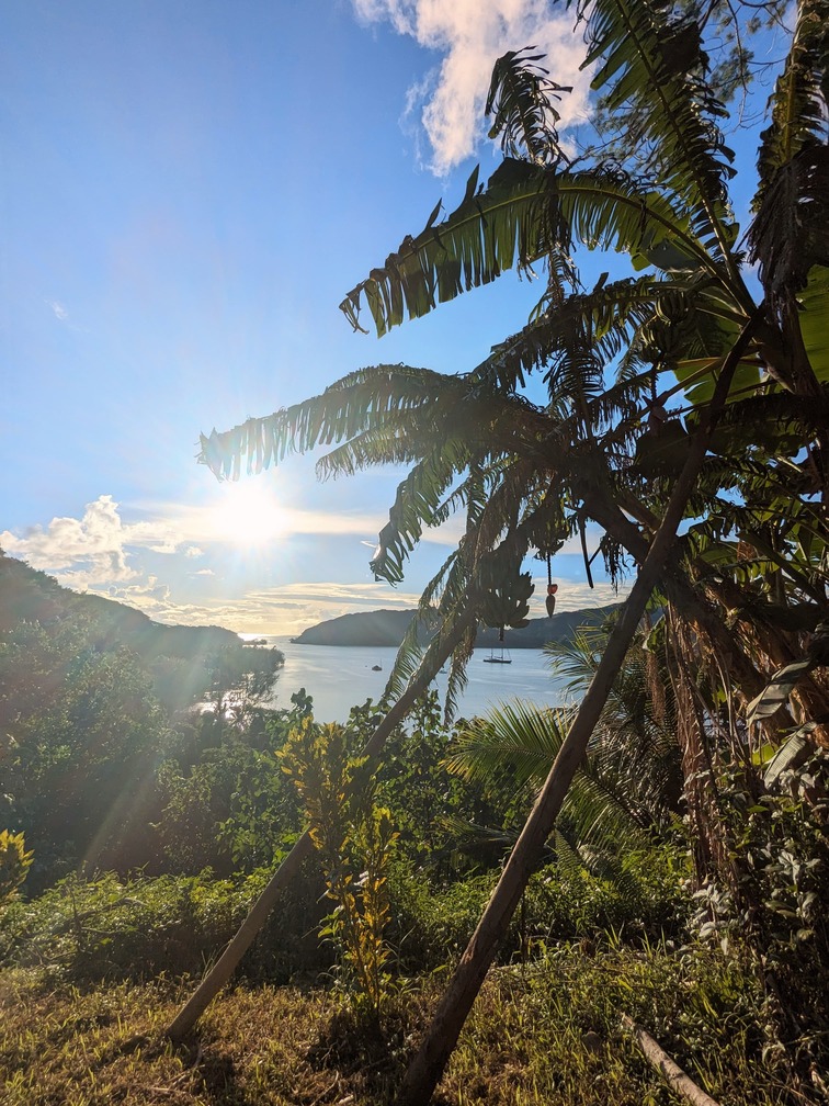 point de vue plage hana iti huahine